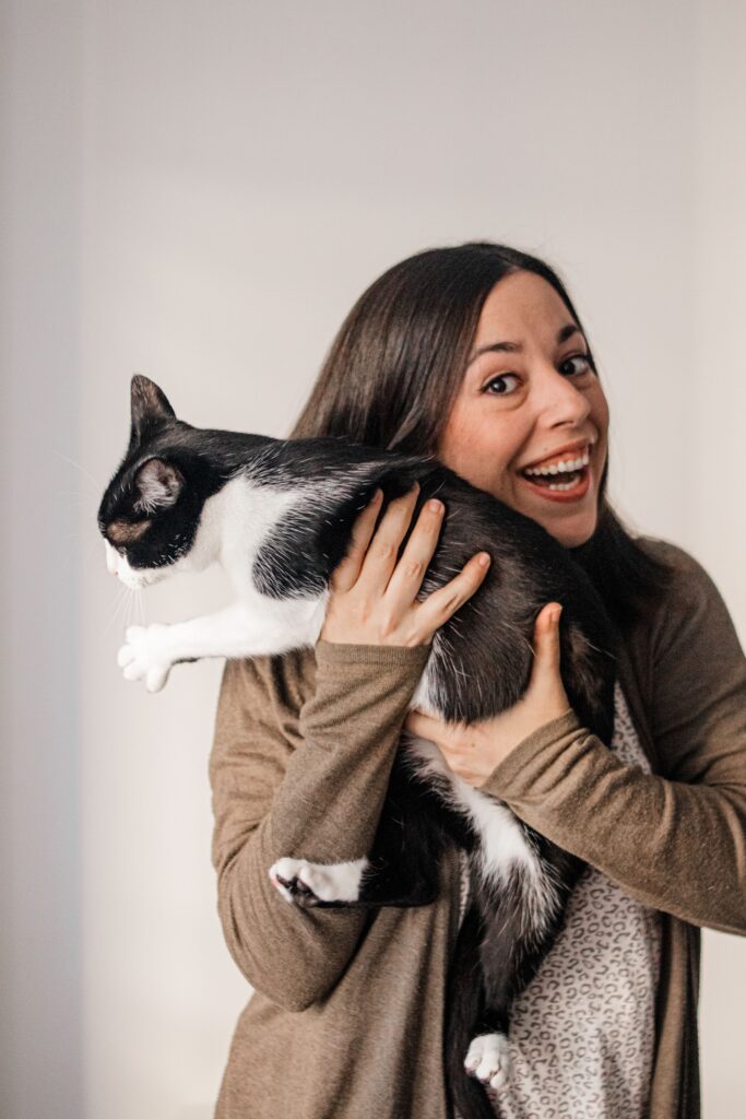Maite López con su gato